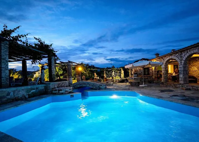 Saltos 1 - Serene Pool & Garden Escape
