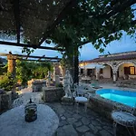 Saltos 1 - Serene Pool & Garden Escape Nea Tenedhos