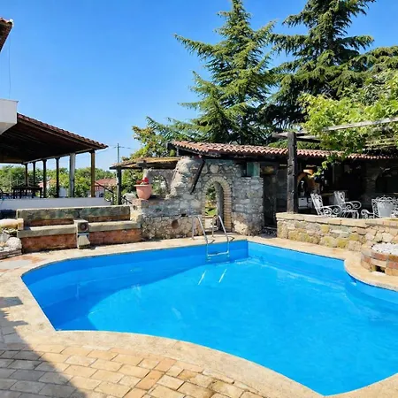 Saltos 1 - Serene Pool & Garden Escape