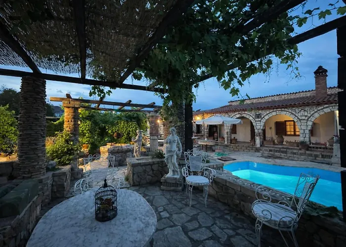 Saltos 1 - Serene Pool & Garden Escape Nea Tenedhos