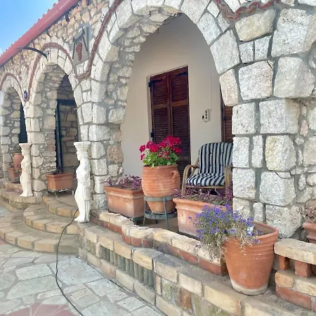 Saltos 1 - Serene Pool & Garden Escape 別荘 Néa Ténedhos