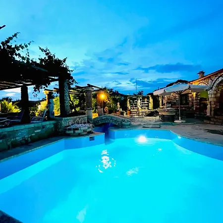 Saltos 1 - Serene Pool & Garden Escape Néa Ténedhos