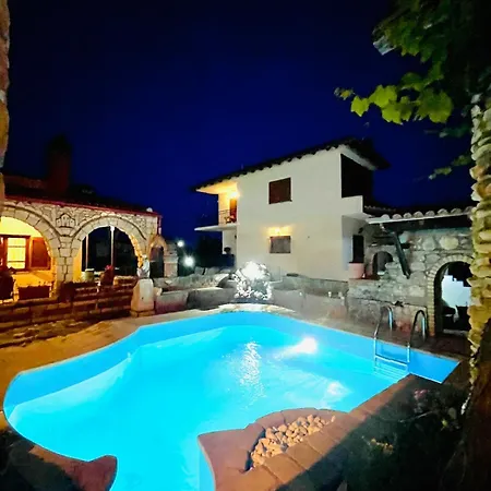 別荘 Saltos 1 - Serene Pool & Garden Escape Néa Ténedhos