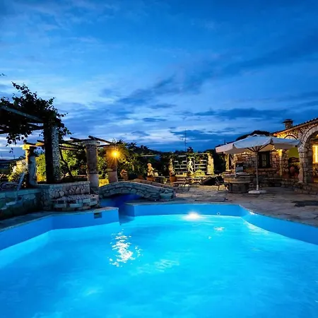 Saltos 1 - Serene Pool & Garden Escape