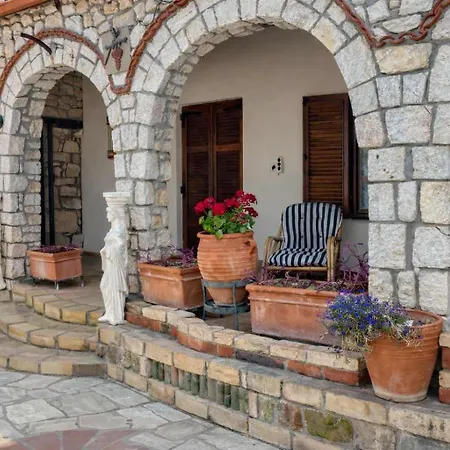 Saltos 1 - Serene Pool & Garden Escape Nea Tenedhos