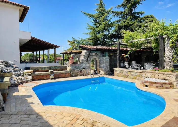 Saltos 1 - Serene Pool & Garden Escape